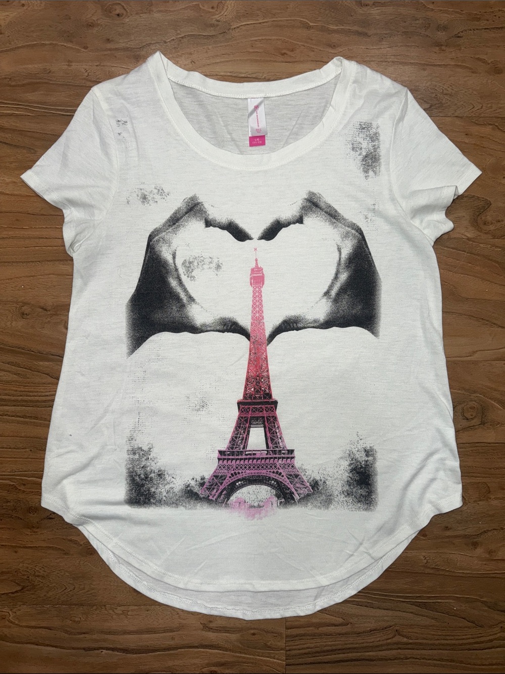 No Boundaries White Short-Sleeve Graphic Tee with Pink Eiffel Tower